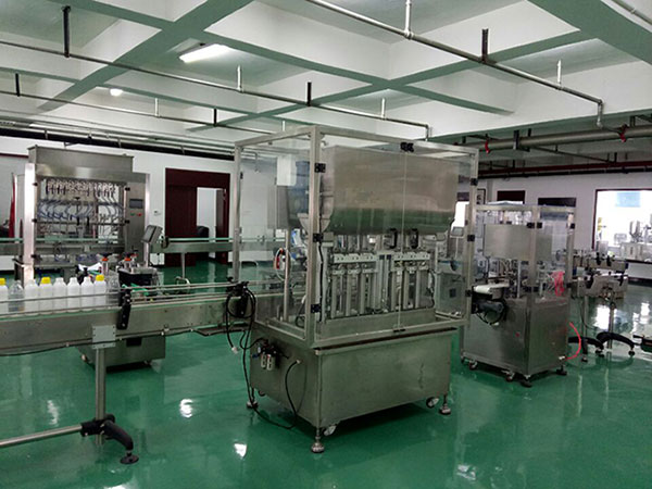 液體灌裝機展示圖