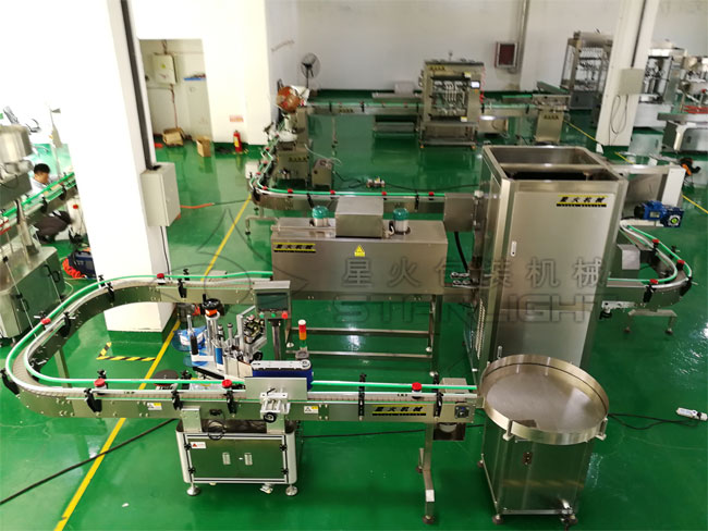 大型辣椒醬灌裝機設備