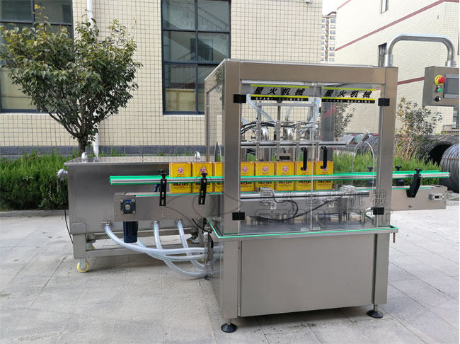 瓶裝食用油灌裝機(jī)設(shè)備